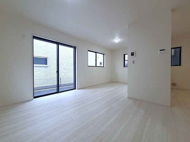 夕食の時間。家族、友人、両親、親戚との会話がより料理を美味しくしてくれる。あっという間に時間が過ぎてしまう居心地の良さは、普段はほっとする空間としてここにあります。