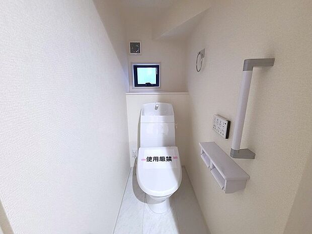 1.2階にそれぞれトレイがございます。朝の混雑時に分散して利用できるほか、ゲスト用としても使い分けることもできます。