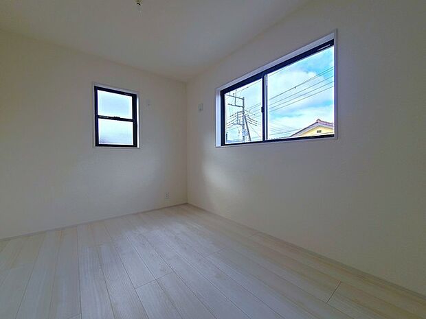 2面採光を確保した明るい室内は、爽やかな風を感じる居心地の良い空間です。