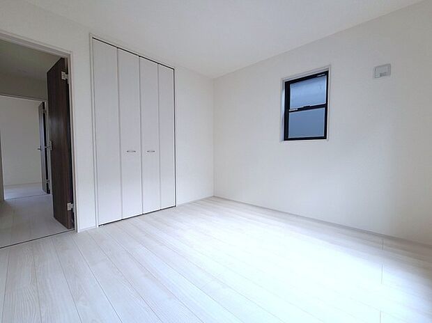 大容量クローゼット付き!家族の成長と共に増える荷物もスッキリ収納。