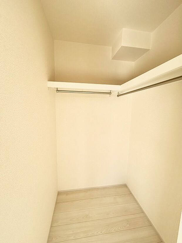 大容量クローゼット付き！家族の成長と共に増える荷物もスッキリ収納。 