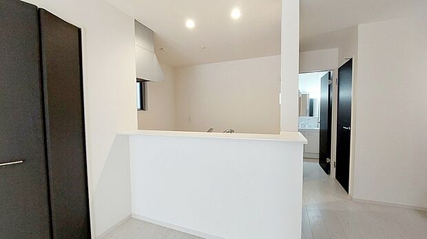 夕食の時間。家族、友人、両親、親戚との会話がより料理を美味しくしてくれる。あっという間に時間が過ぎてしまう居心地の良さは、普段はほっとする空間としてここにあります。