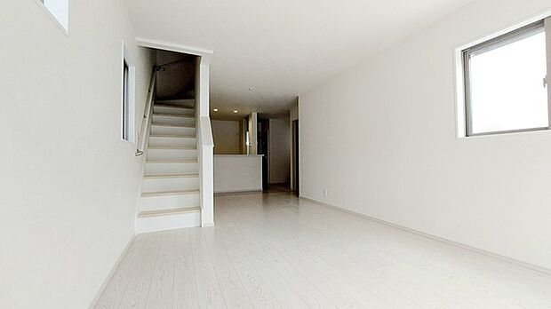 窓から眺める風景は一日の疲れを癒すヒーリングを奏でる、心地の良い時間を演出してくれます。室内も重要ですが、周りの環境もマイホーム選びの大事なポイント