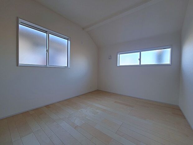 2面採光を確保した明るい室内は、爽やかな風を感じる居心地の良い空間です。 