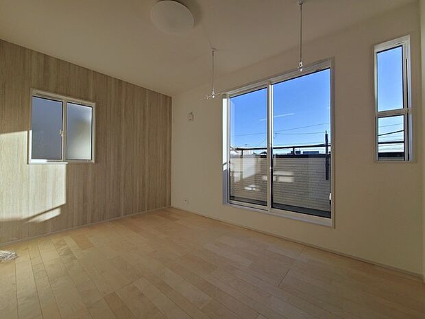 2面採光を確保した明るい室内は、爽やかな風を感じる居心地の良い空間です。 