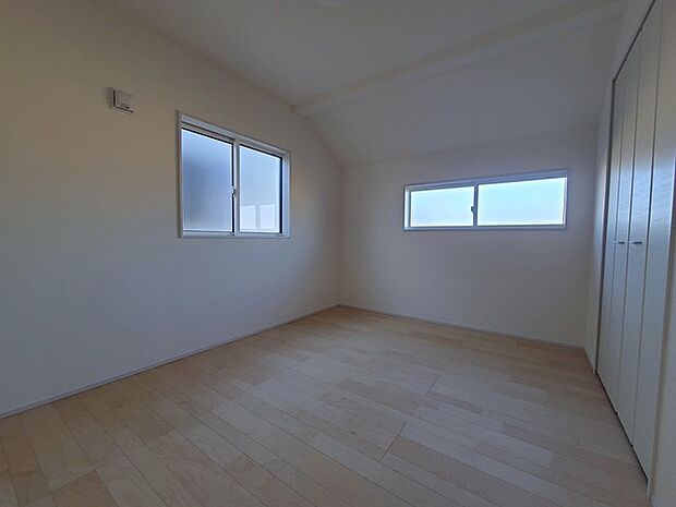 2面採光を確保した明るい室内は、爽やかな風を感じる居心地の良い空間です。 