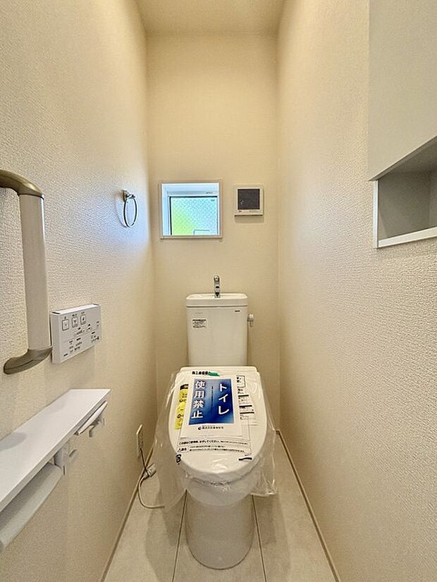 1.2階にそれぞれトレイがございます。朝の混雑時に分散して利用できるほか、ゲスト用としても使い分けることもできます。