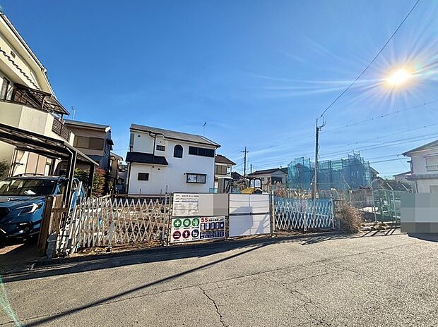 リビングは16.5帖と広く、対面キッチンでお料理しながら全体が見渡せます。