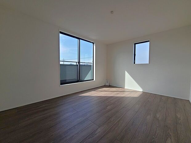 2面採光を確保した明るい室内は、爽やかな風を感じる居心地の良い空間です。 