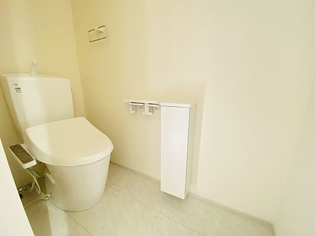 1.2階にそれぞれトレイがございます。朝の混雑時に分散して利用できるほか、ゲスト用としても使い分けることもできます。 