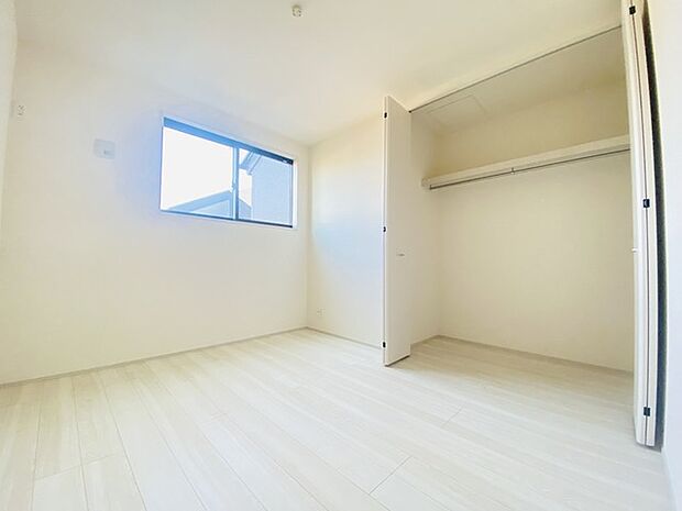 大容量クローゼット付き!家族の成長と共に増える荷物もスッキリ収納。