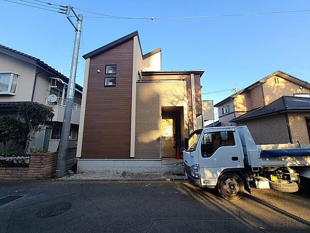 【1号棟】 五感で感じる、現地でしかわからない事も沢山ございます。周辺環境なども一緒にご案内いたしますのでお気軽にお問合せください。 