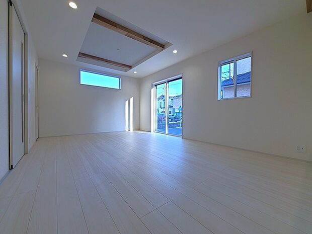 夕食の時間。家族、友人、両親、親戚との会話がより料理を美味しくしてくれる。あっという間に時間が過ぎてしまう居心地の良さは、普段はほっとする空間としてここにあります。 