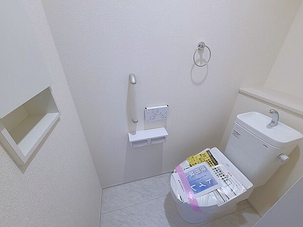 1.2階にそれぞれトレイがございます。朝の混雑時に分散して利用できるほか、ゲスト用としても使い分けることもできます。 