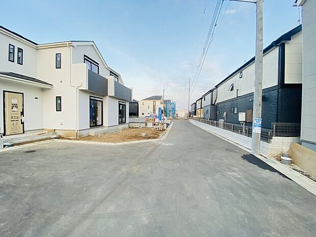 前面道路は通り抜けができないため、交通量が少なく静かな住環境です。 