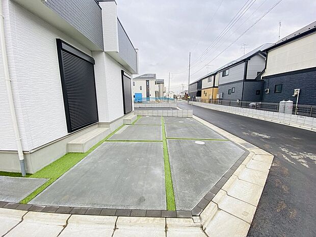 セカンドカーや来客時にも便利なカースペース2台分ございます。