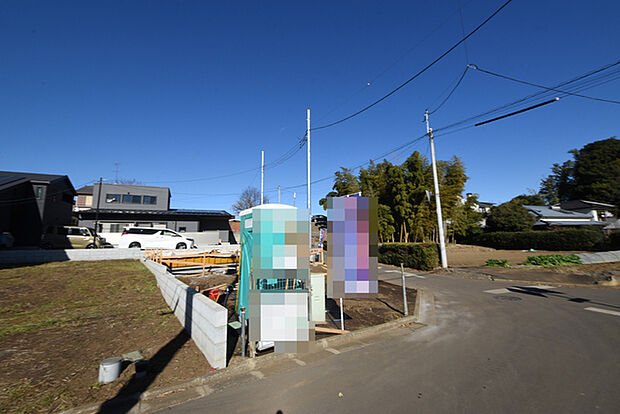 セカンドカーや来客時にも便利なカースペース2台分ございます。 
