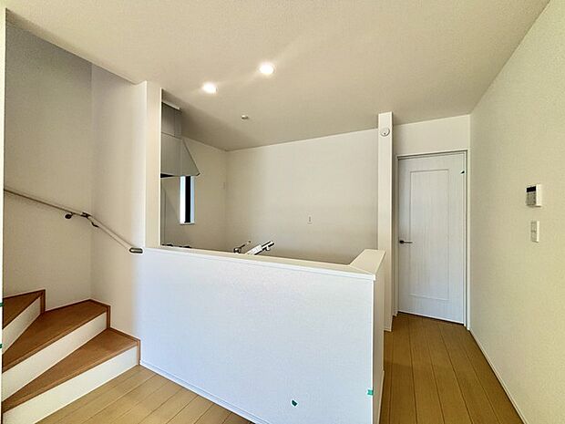 キッチンはオープンカフェスタイルだからリビングとの一体感はバッチリ。毎日のお料理時間も楽しくなりそうです。 