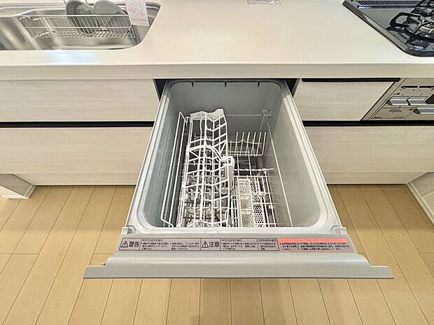 家事時間を短縮できる食洗器付き、毎日の負担を減らしてお料理を楽しめる嬉しい設備です。