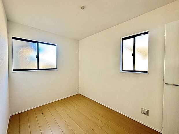 各居室に収納がついているのでお部屋を広く使えます。