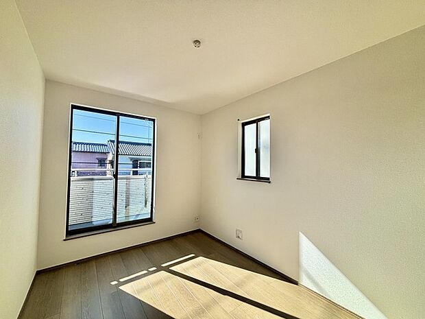 各居室に収納付きでお部屋をスッキリ使えます。