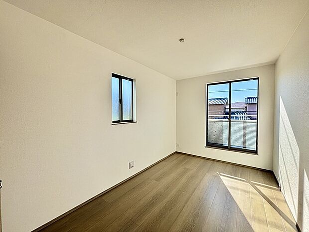 2面採光を確保した明るい室内は、爽やかな風を感じる居心地の良い空間です。 