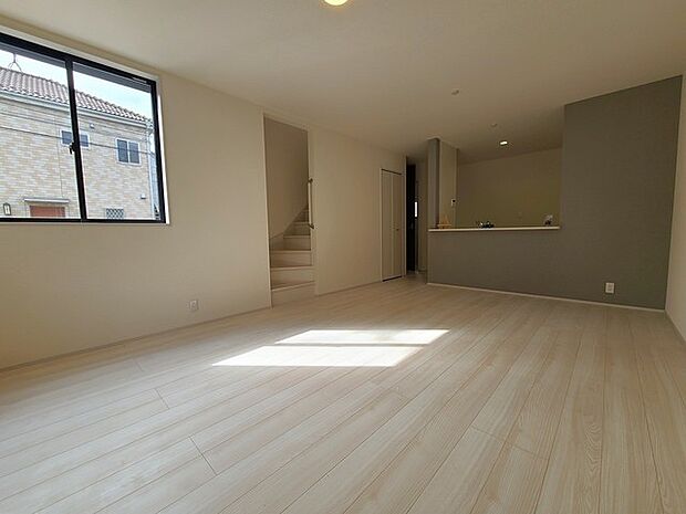 夕食の時間。家族、友人、両親、親戚との会話がより料理を美味しくしてくれる。あっという間に時間が過ぎてしまう居心地の良さは、普段はほっとする空間としてここにあります。