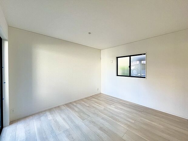 リビングは家具の配置も思いのまま。自由度が高い設計です。 