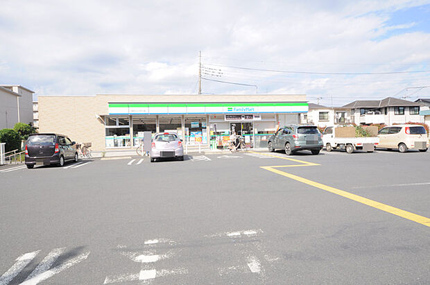 ファミリーマート所沢ニュータウン店(410m)