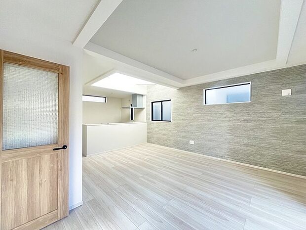 夕食の時間。家族、友人、両親、親戚との会話がより料理を美味しくしてくれる。あっという間に時間が過ぎてしまう居心地の良さは、普段はほっとする空間としてここにあります。