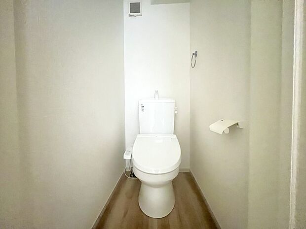 1.2階にそれぞれトレイがございます。朝の混雑時に分散して利用できるほか、ゲスト用としても使い分けることもできます。 