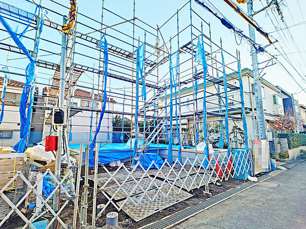 建築中ですが、同じグレードの完成済み建物を参考にご覧になることもできます。現地より最寄りの物件をご案内しますので、お気軽にご要望をお聞かせください。