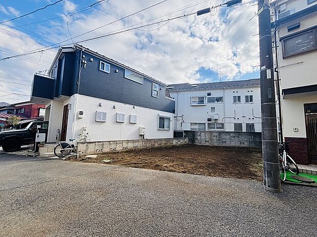 カースペースは1台駐車できます。車庫の出し入れのしやすさなど、実際に現地にてご確認ください。