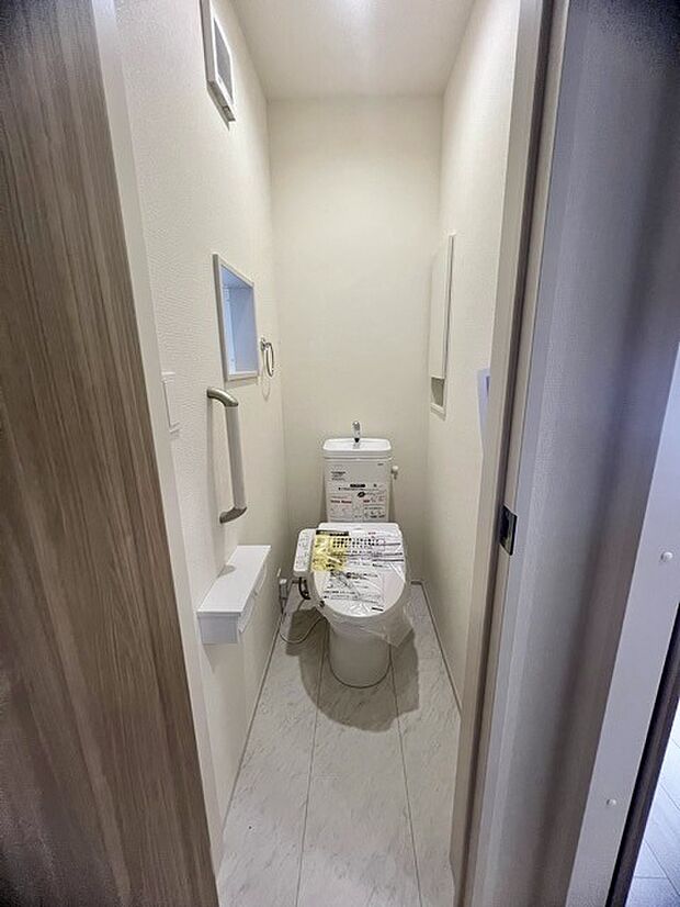 1.2階にそれぞれトレイがございます。朝の混雑時に分散して利用できるほか、ゲスト用としても使い分けることもできます。 