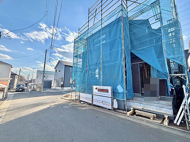 セカンドカーや来客時にも便利なカースペース2台分ございます。 