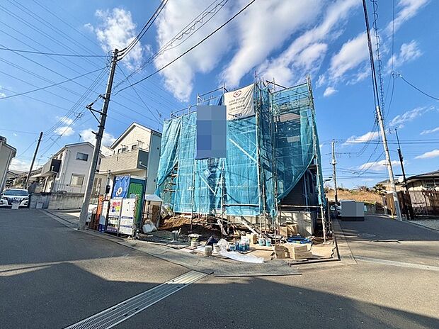 南東角地に面しており開放感があります。