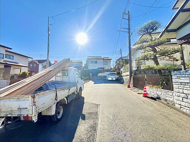 五感で感じる、現地でしかわからない事も沢山ございます。周辺環境なども一緒にご案内いたしますのでお気軽にお問合せください。