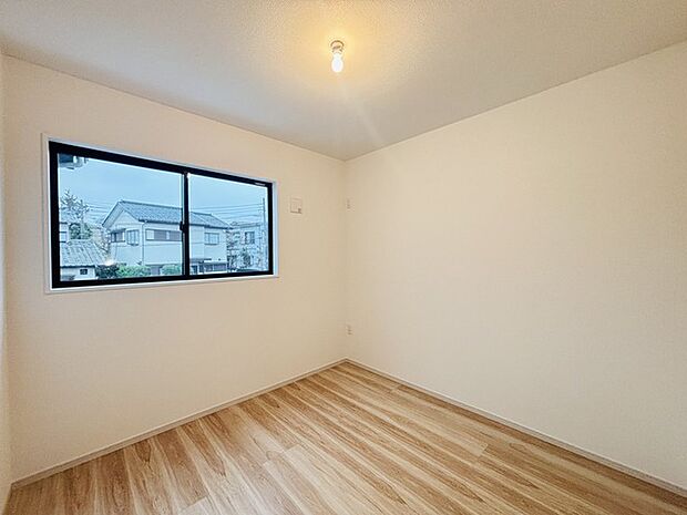 商業施設が徒歩圏内に充実、日々のお買い物も安心な環境です。