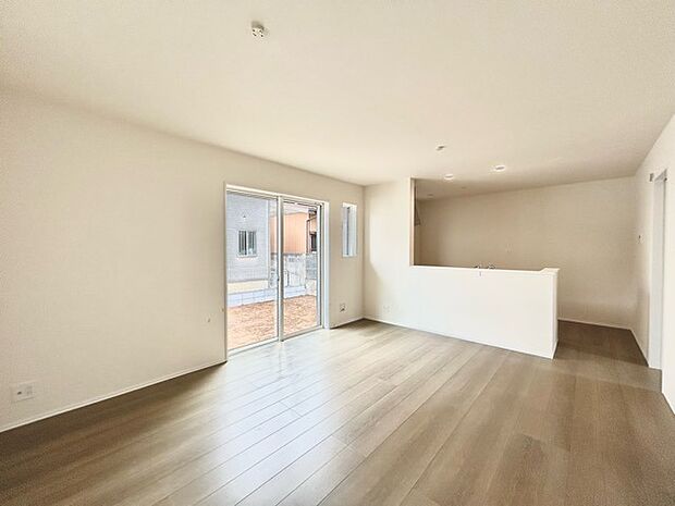 夕食の時間。家族、友人、両親、親戚との会話がより料理を美味しくしてくれる。あっという間に時間が過ぎてしまう居心地の良さは、普段はほっとする空間としてここにあります。