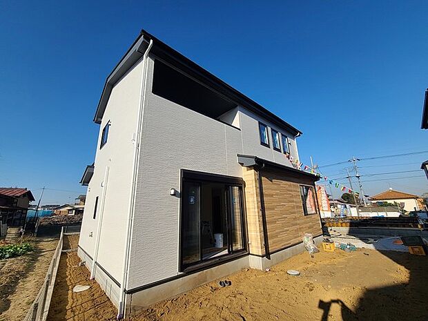 五感で感じる、現地でしかわからない事も沢山ございます。周辺環境なども一緒にご案内いたしますのでお気軽にお問合せください。