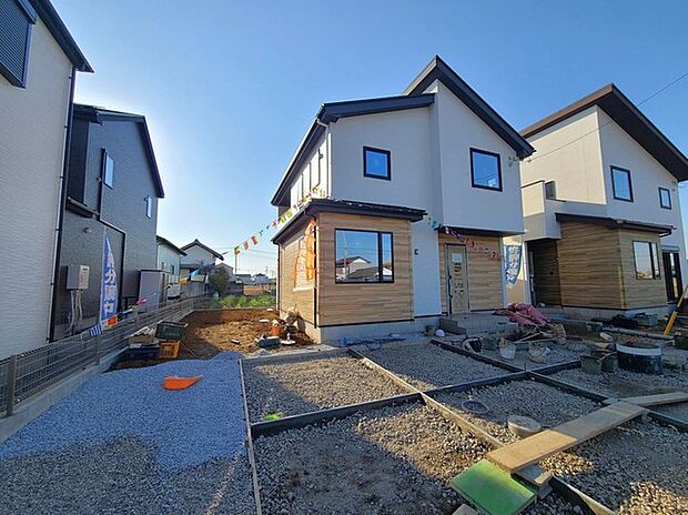 五感で感じる、現地でしかわからない事も沢山ございます。周辺環境なども一緒にご案内いたしますのでお気軽にお問合せください。