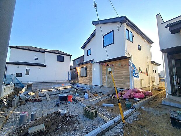 五感で感じる、現地でしかわからない事も沢山ございます。周辺環境なども一緒にご案内いたしますのでお気軽にお問合せください。