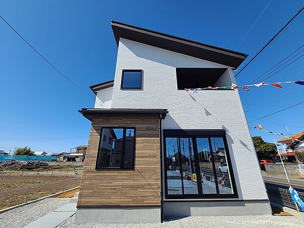 五感で感じる、現地でしかわからない事も沢山ございます。周辺環境なども一緒にご案内いたしますのでお気軽にお問合せください。 