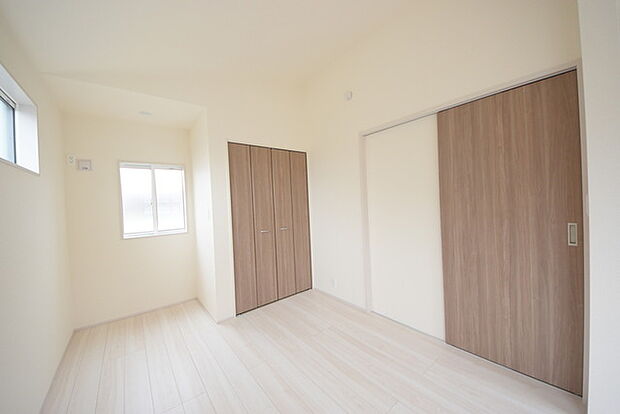 ご家族様の成長に合わせて、仕切りをつけれる洋室です。 