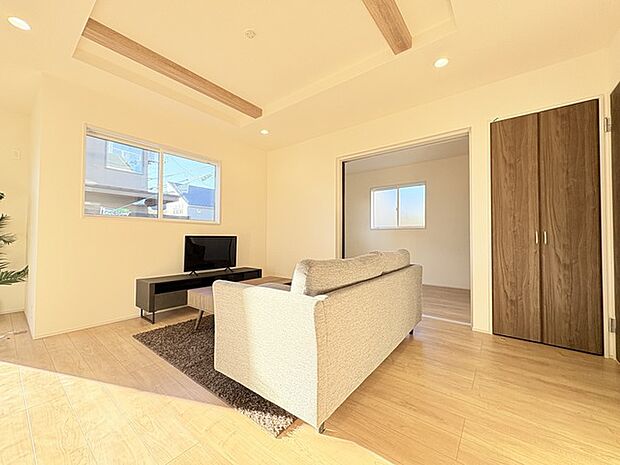 リビングは家具の配置も思いのまま。自由度が高い設計です。