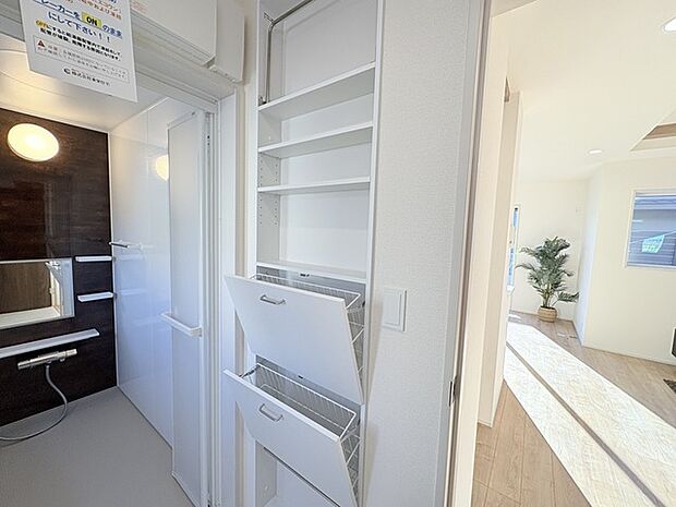 タオル収納も豊富です。