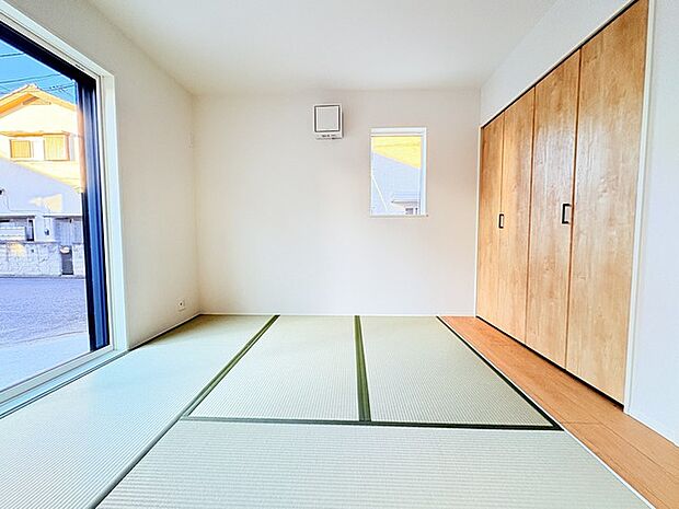 和室があるとやはりどこか心落ち着いてしまいます。客間としてもちょうど良い5帖。