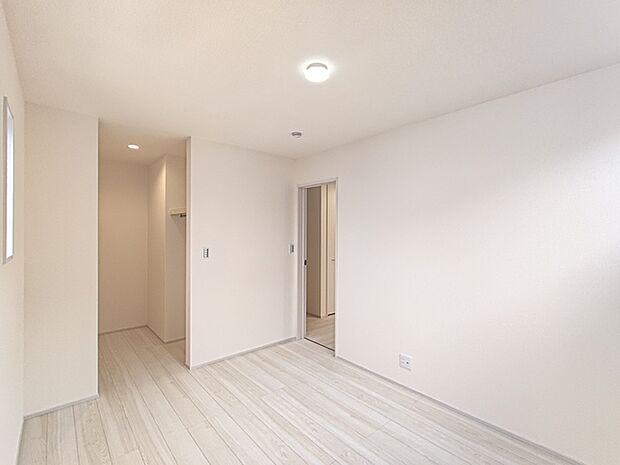 2面採光を確保した明るい室内は、爽やかな風を感じる居心地の良い空間です。