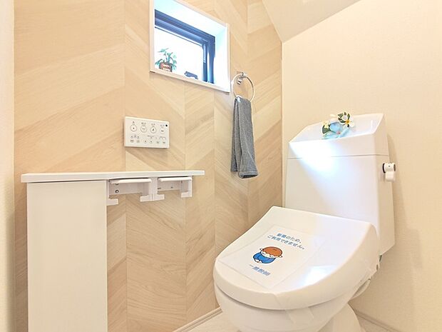 1.2階にそれぞれトレイがございます。朝の混雑時に分散して利用できるほか、ゲスト用としても使い分けることもできます。