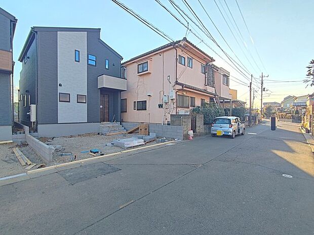 周辺の街並み 周囲は閑静な住宅街です。（10m）